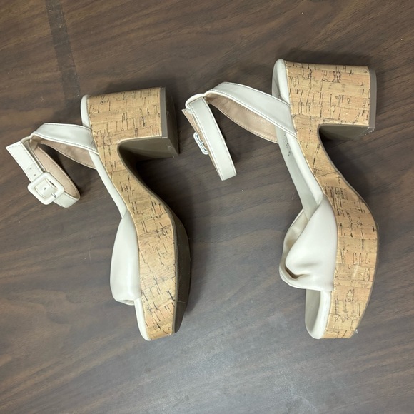 Journees collection platform ankle strap cream sandal 7 - Picture 3 of 11